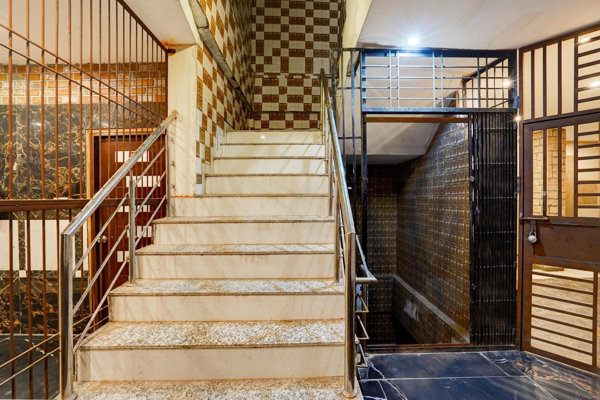 Hotel O Blue Vibes Meerut Extérieur photo