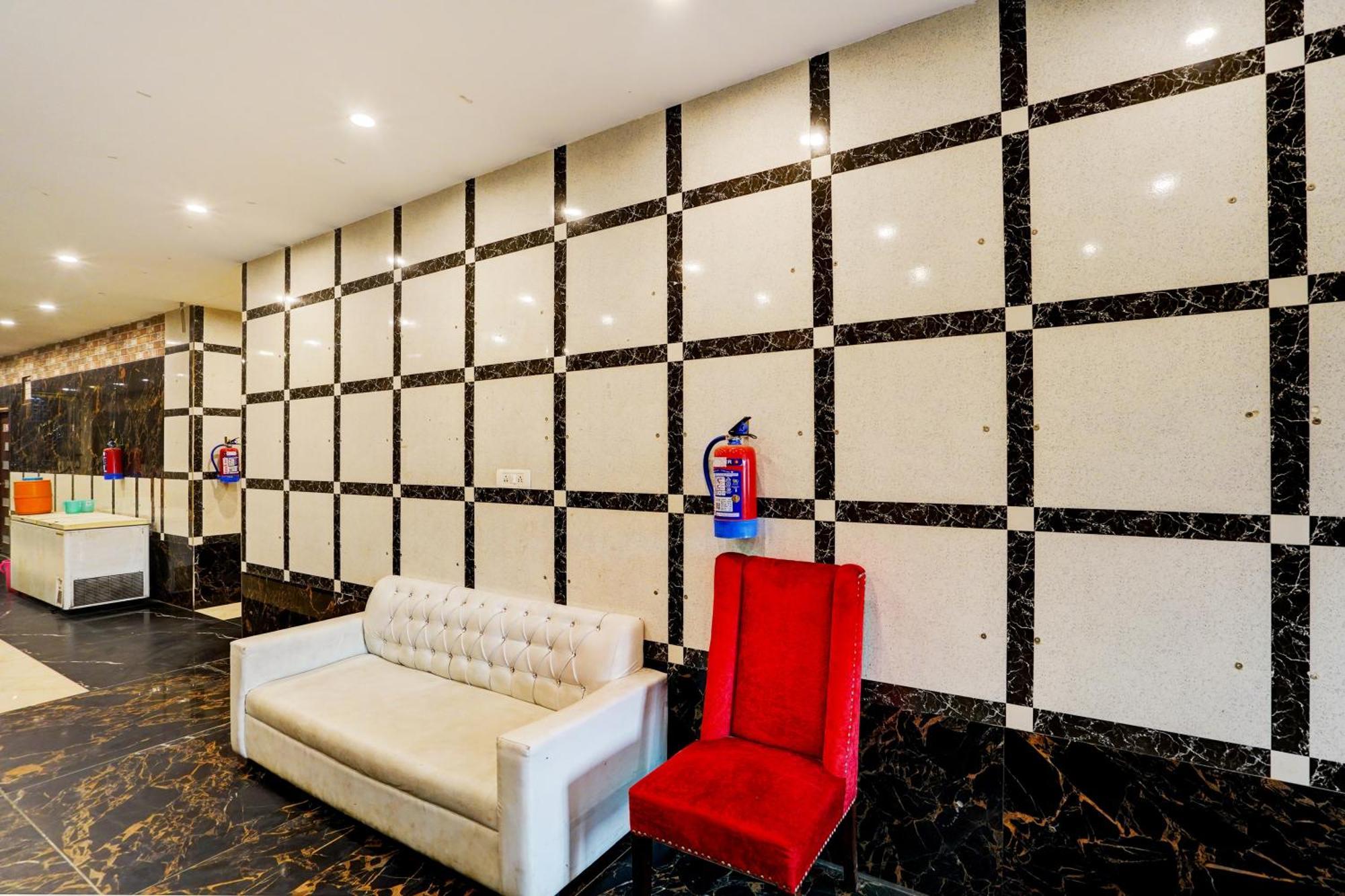 Hotel O Blue Vibes Meerut Extérieur photo