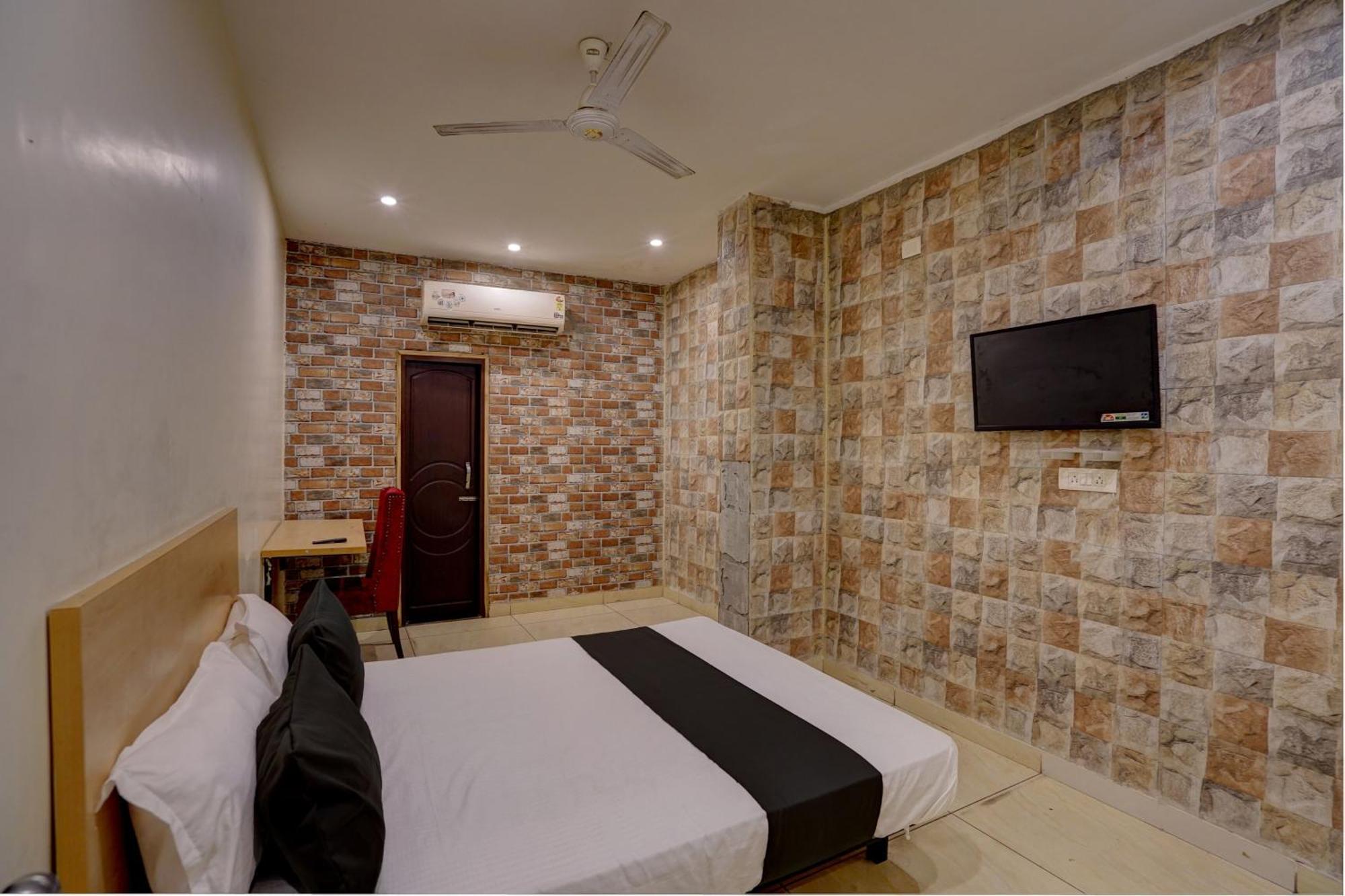 Hotel O Blue Vibes Meerut Extérieur photo