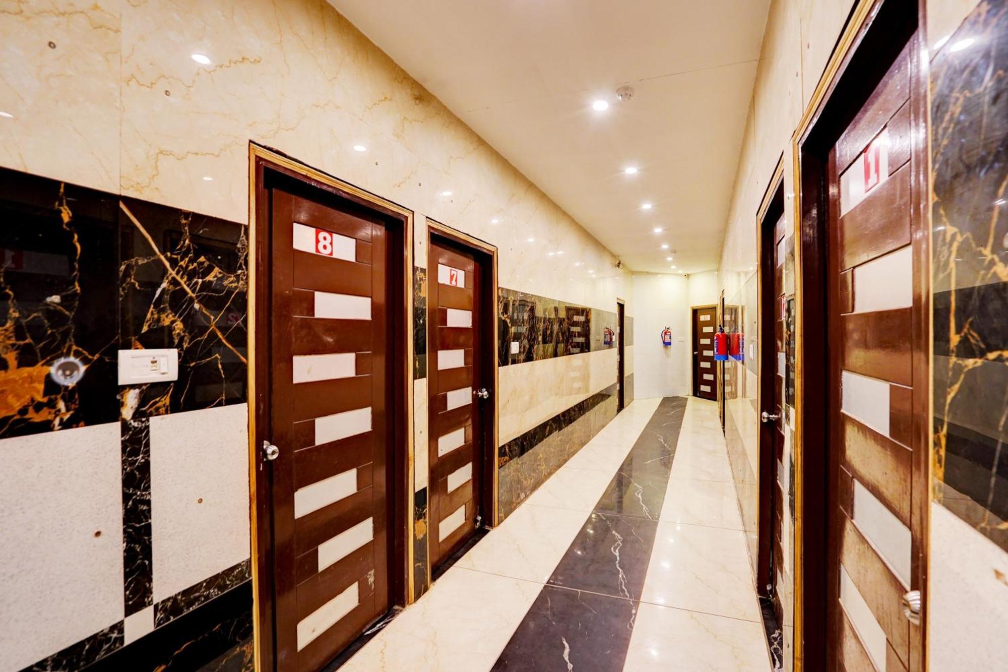 Hotel O Blue Vibes Meerut Extérieur photo
